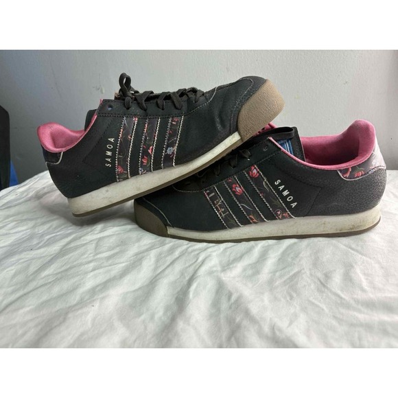 Adidas Originals, Women's Samoa Floral & Black pattern size 8.5 - Picture 2 of 6